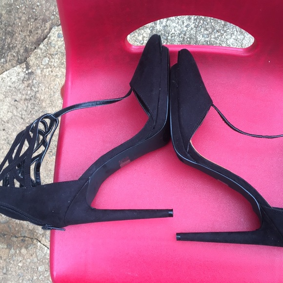 Black suede heels ankle design 5 in - Picture 4 of 5